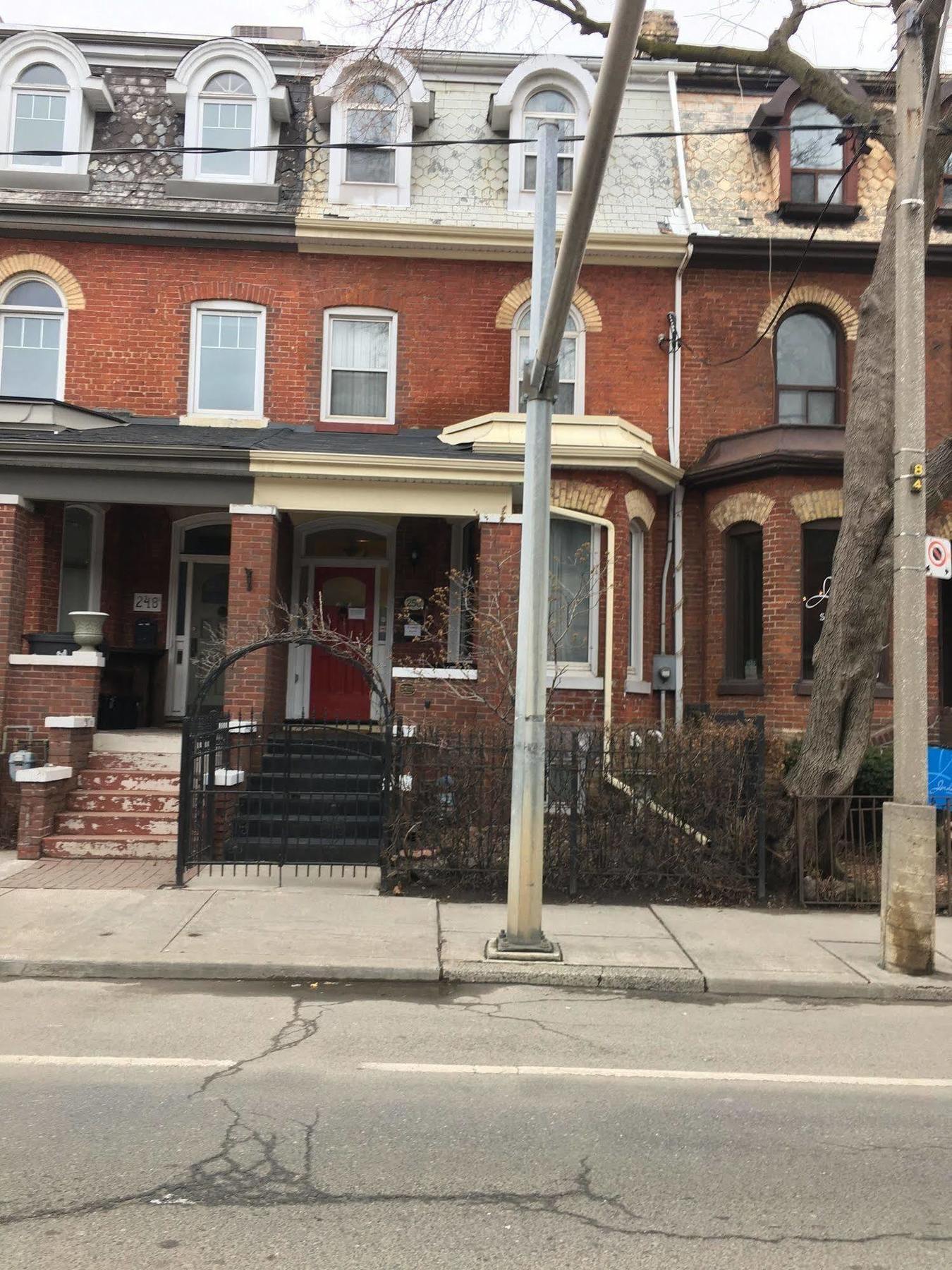 Comfy Guesthouse & Suite Toronto Eksteriør bilde